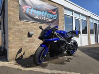 YAMAHA R1