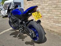 YAMAHA R1