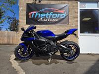 YAMAHA R1